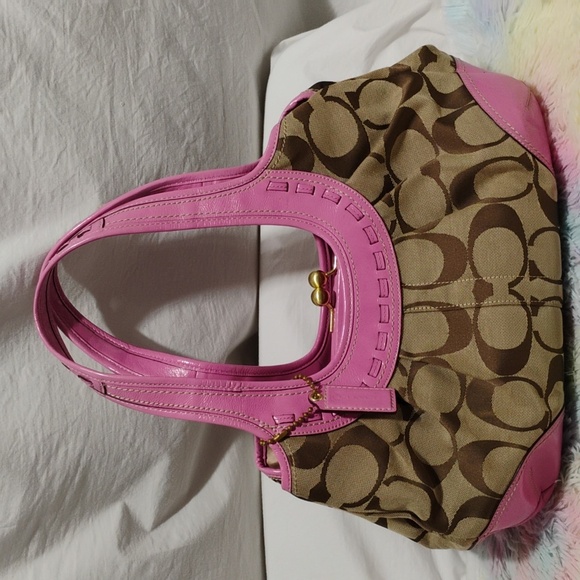 Coach Handbags - Coach Ergo Kiss lock Y2K Vintage Shoulder Bag